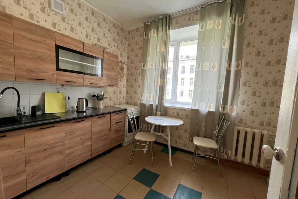Продаётся 1-комнатная квартира, 37.8 м²