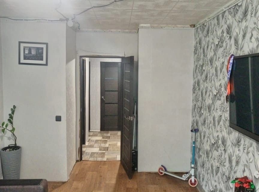 Продаётся 3-комнатная квартира, 49.6 м²
