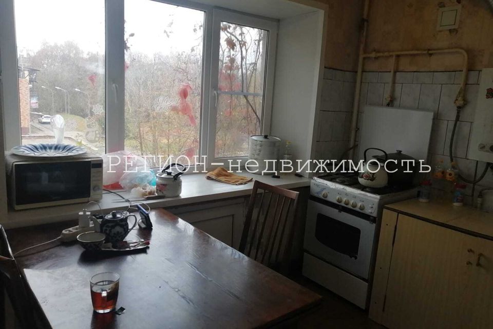 Продаётся 3-комнатная квартира, 61.9 м²