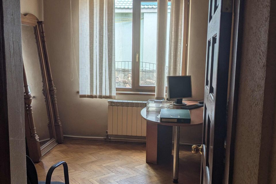 Продаётся 2-этажный дом, 270 м²