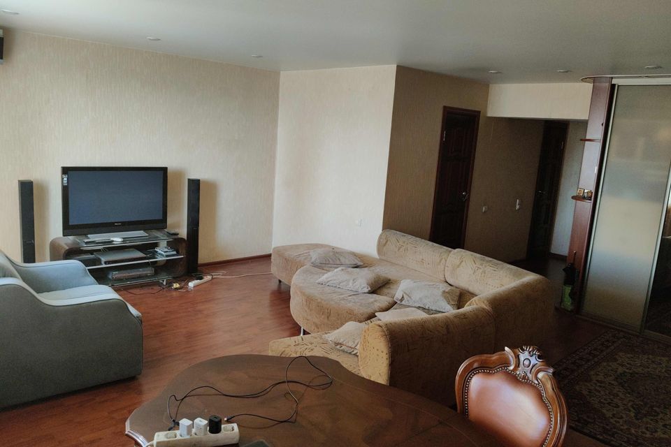 Сдаётся 2-комнатная квартира, 56 м²