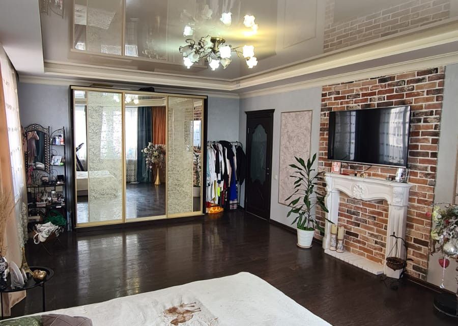 Продаётся 2-комнатная квартира, 69.9 м²