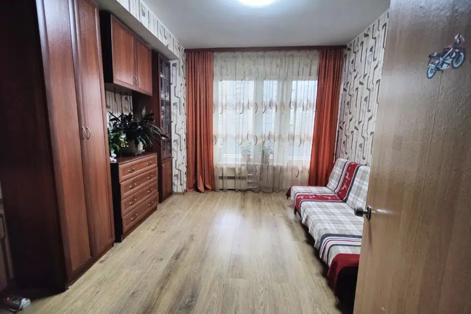 Продаётся 4-комнатная квартира, 97.5 м²