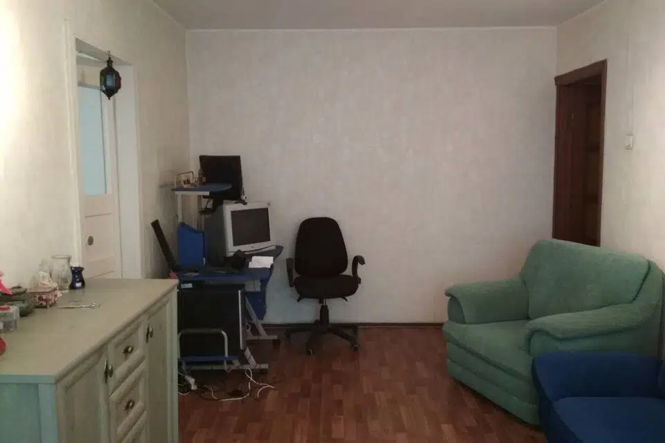 Продаётся 4-комнатная квартира, 61.4 м²