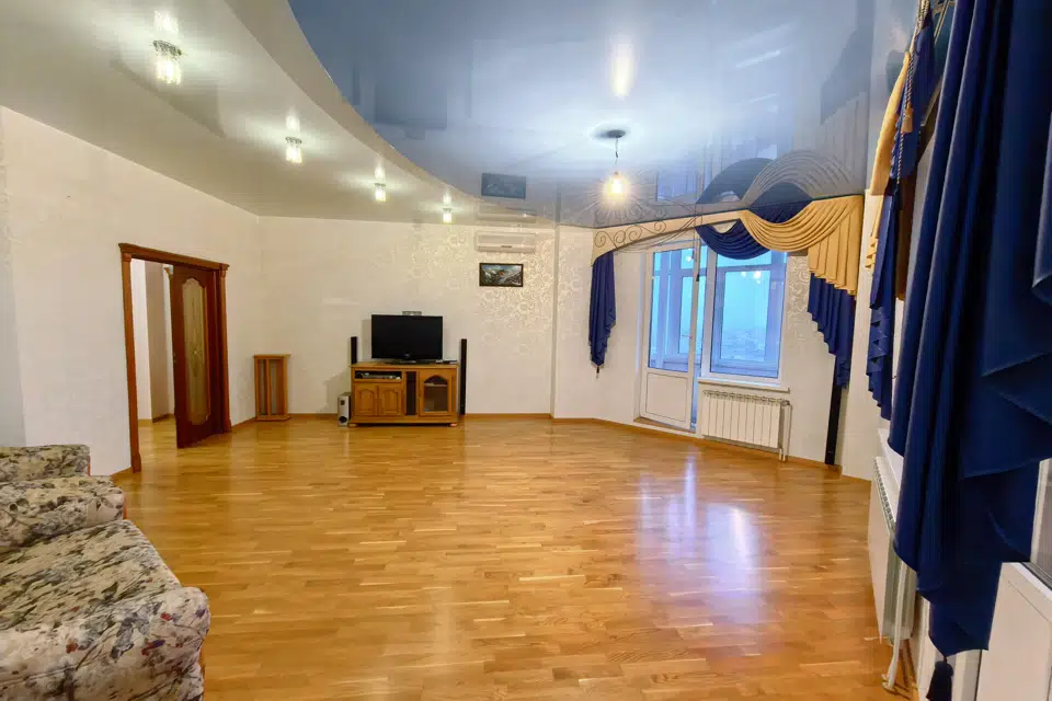 Продаётся 3-комнатная квартира, 130.4 м²