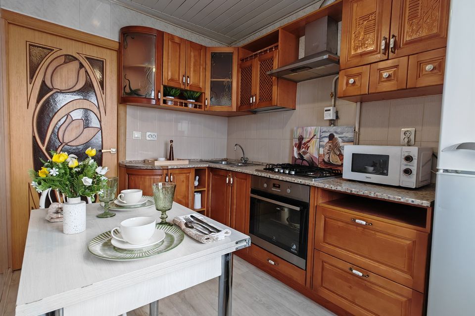 Продаётся 3-комнатная квартира, 61.8 м²