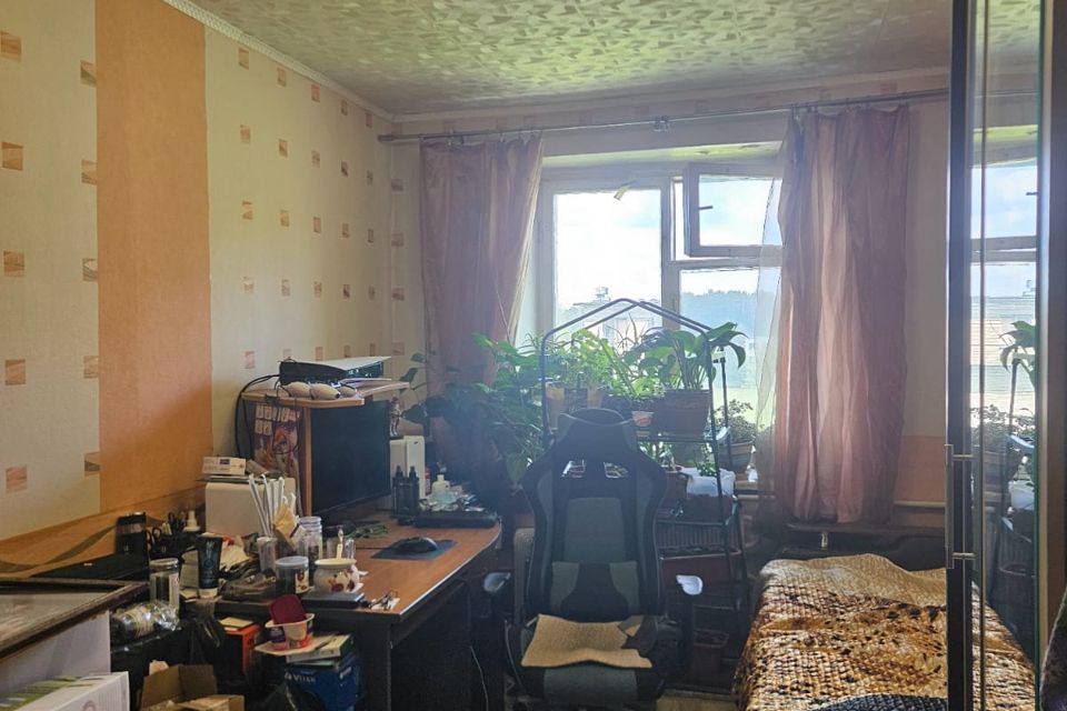 Продаётся комната в 4-комн. квартире, 11.7 м²