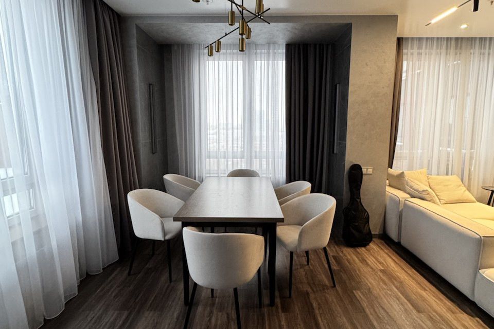 Продаётся 2-комнатная квартира, 117.5 м²