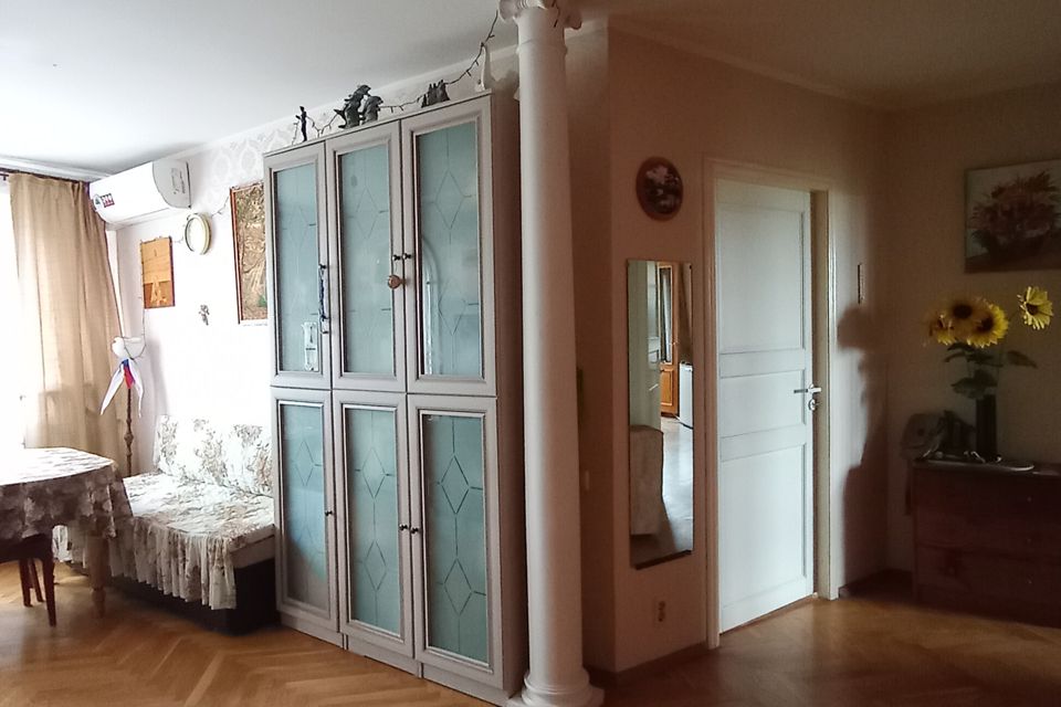 Продаётся 3-комнатная квартира, 60 м²