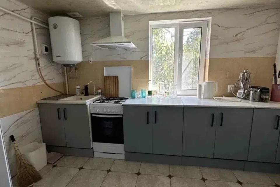 Продаётся 4-этажный дом, 140 м²