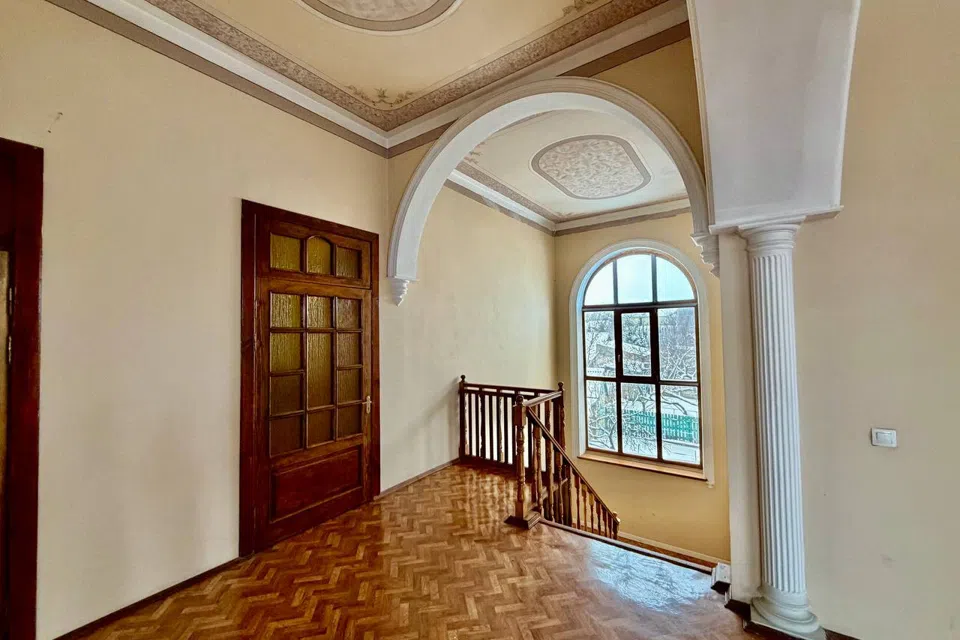 Продаётся 3-этажный дом, 501 м²