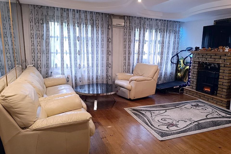 Продаётся 2-комнатная квартира, 65 м²
