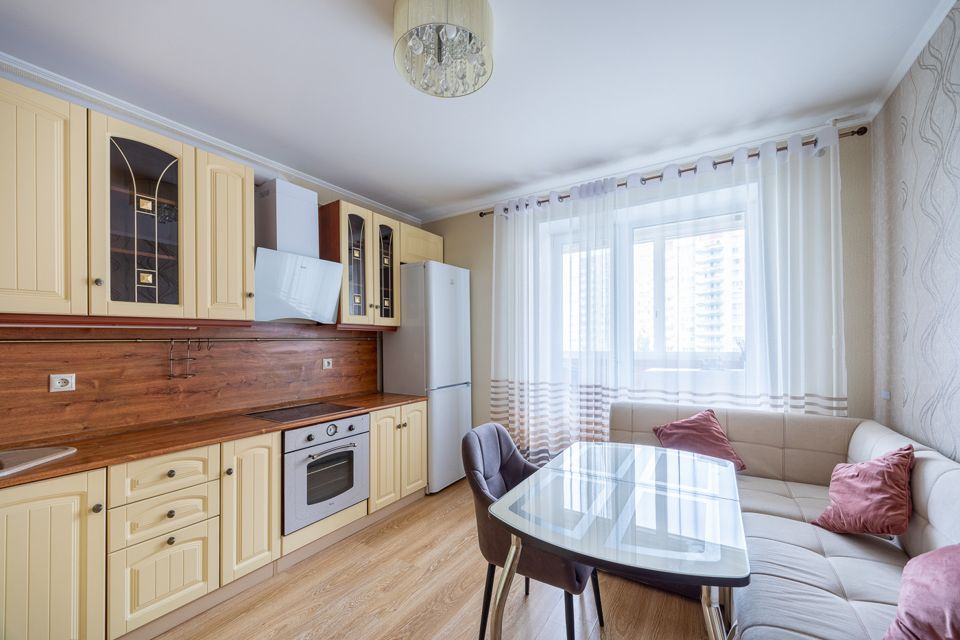 Продаётся 2-комнатная квартира, 72.8 м²