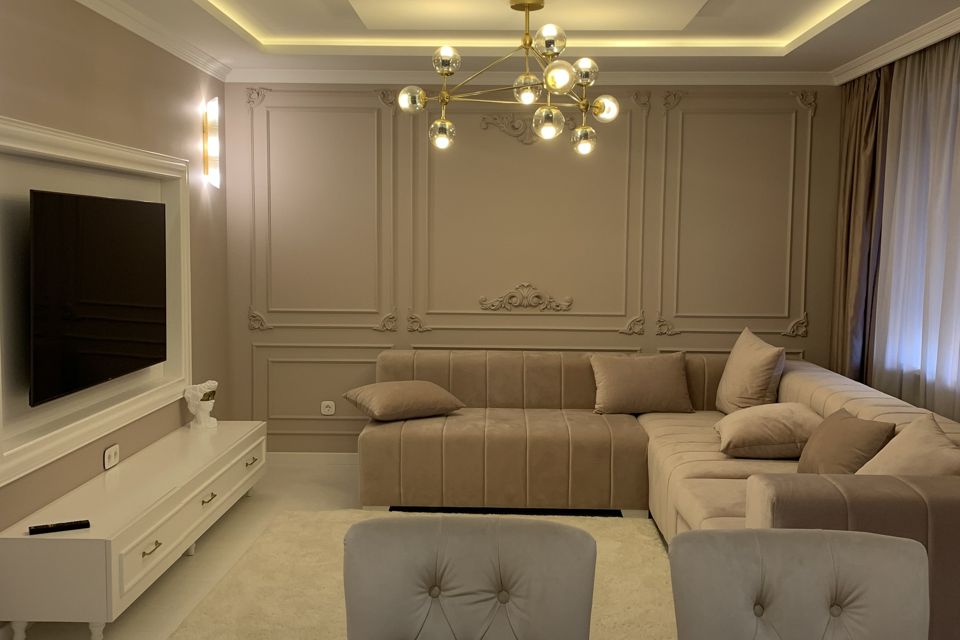Продаётся 4-комнатная квартира, 140 м²