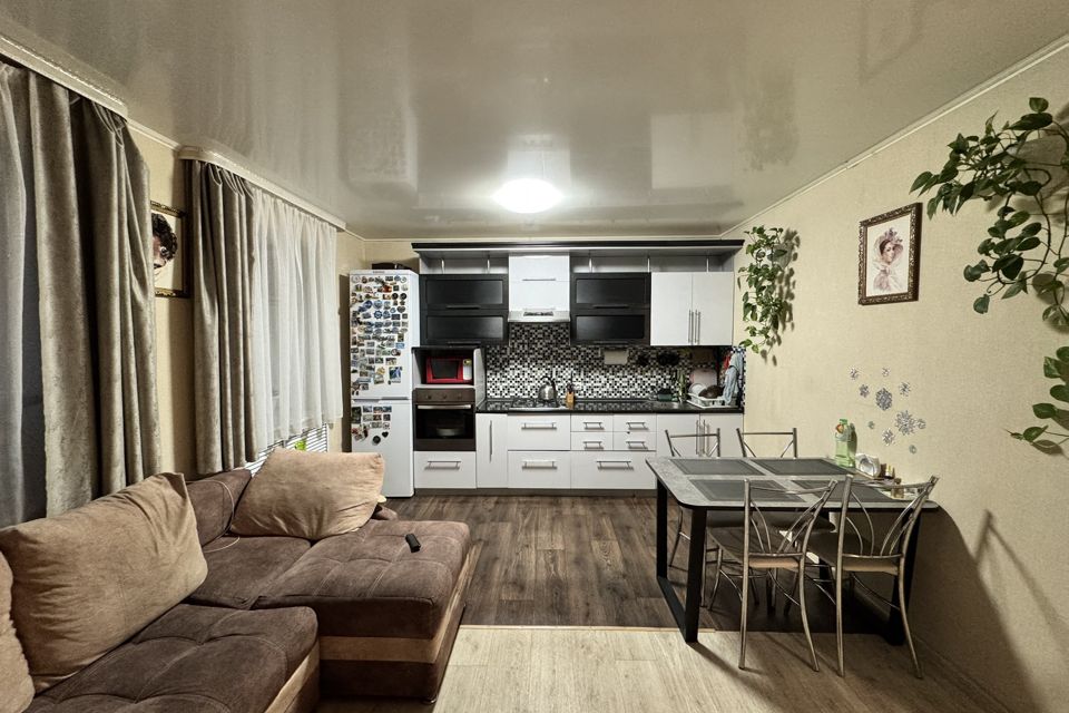 Продаётся 3-комнатная квартира, 82 м²