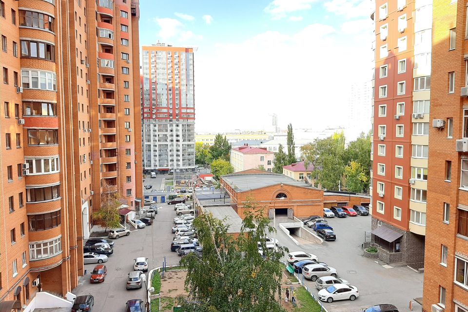 Продаётся 5-комнатная квартира, 159.9 м²