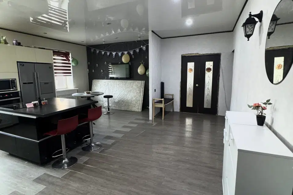 Продаётся 4-комнатная квартира, 88 м²