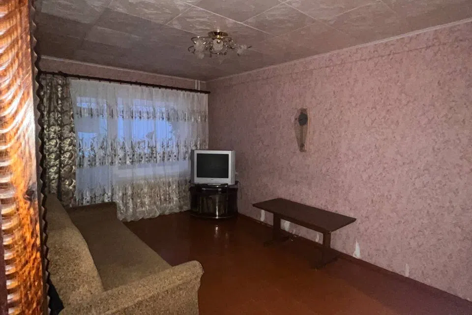 Продаётся 4-комнатная квартира, 64.5 м²