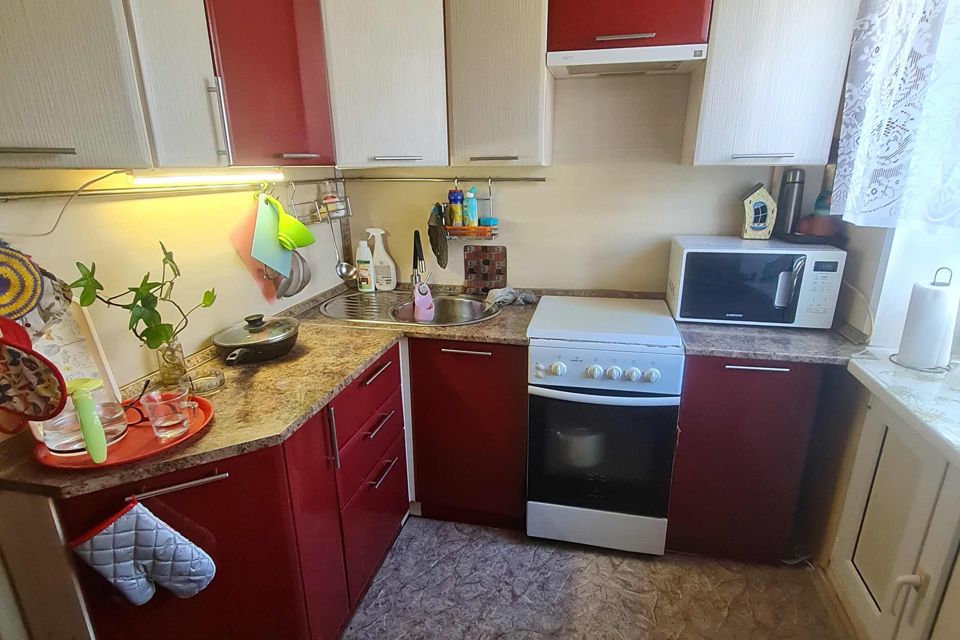Продаётся 3-комнатная квартира, 50.6 м²