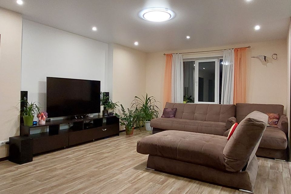 Продаётся 3-комнатная квартира, 96 м²