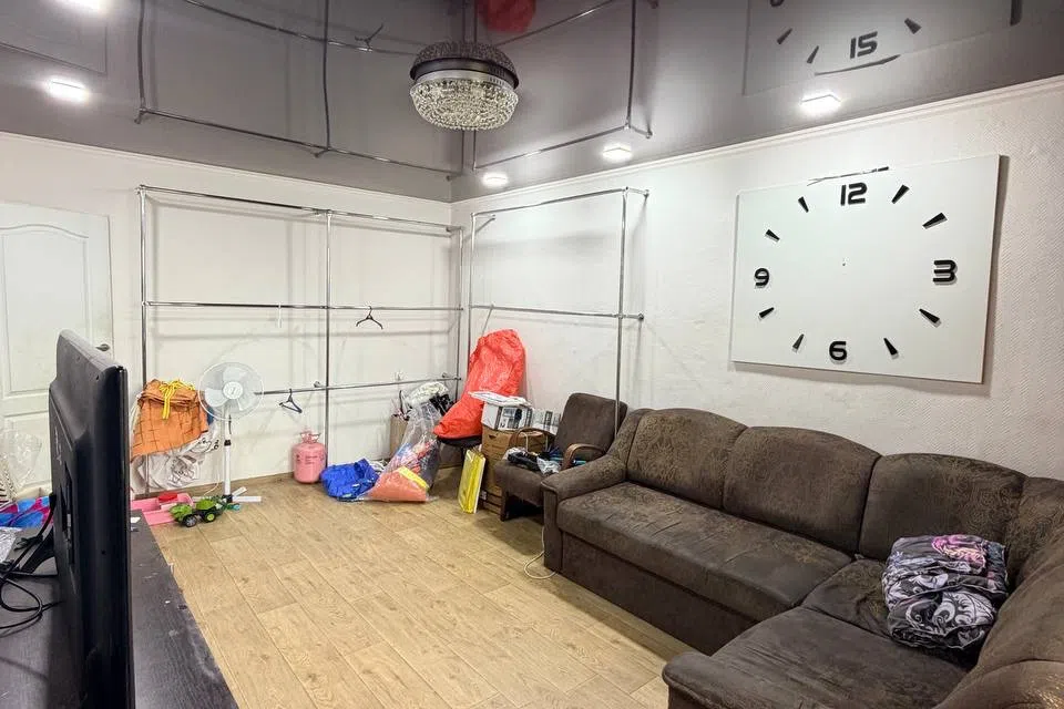 Продаётся 3-комнатная квартира, 714 м²
