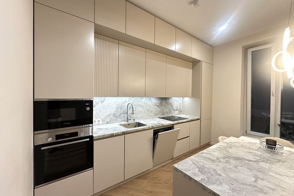 Продаётся 2-комнатная квартира, 81.5 м²
