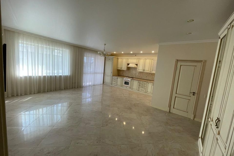 Продаётся 2-комнатная квартира, 65.4 м²
