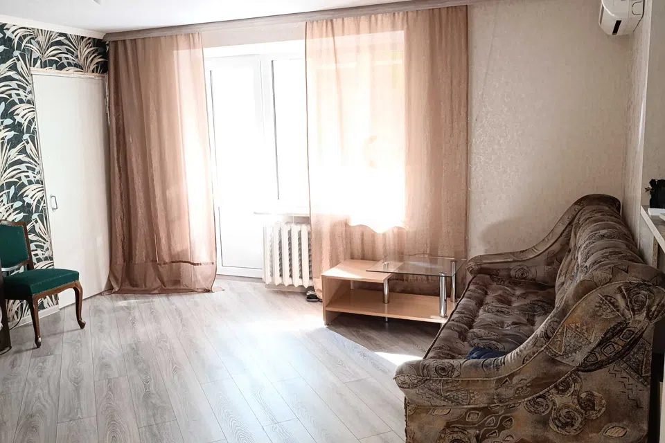 Продаётся 4-комнатная квартира, 76.7 м²
