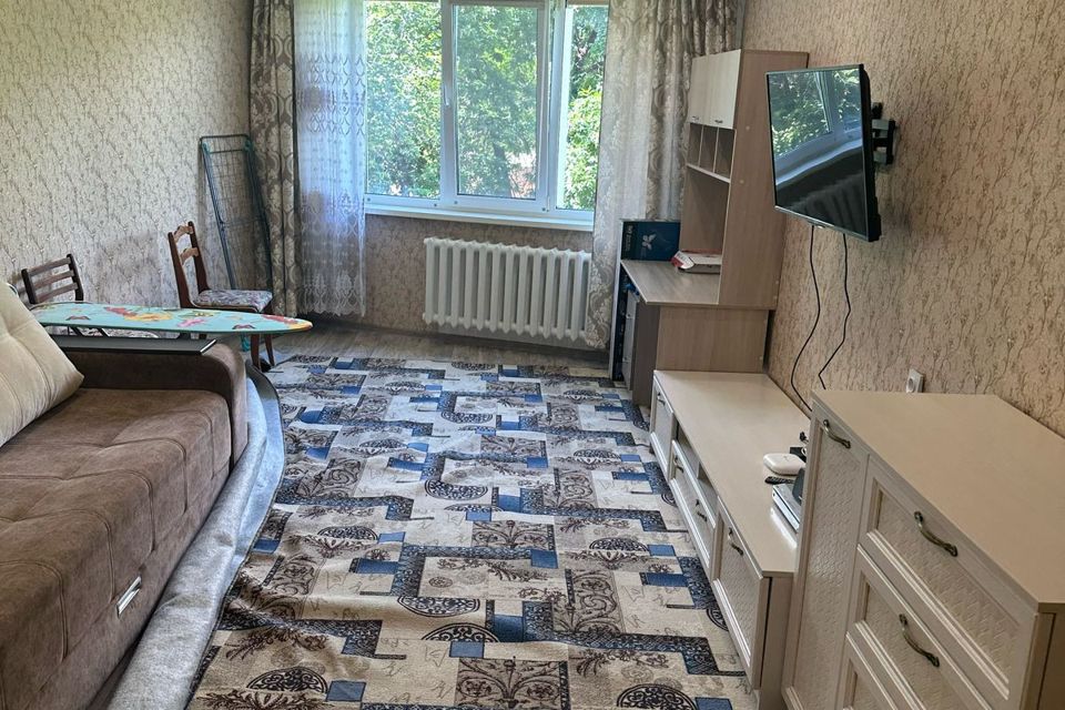 Продаётся 1-комнатная квартира, 41.2 м²
