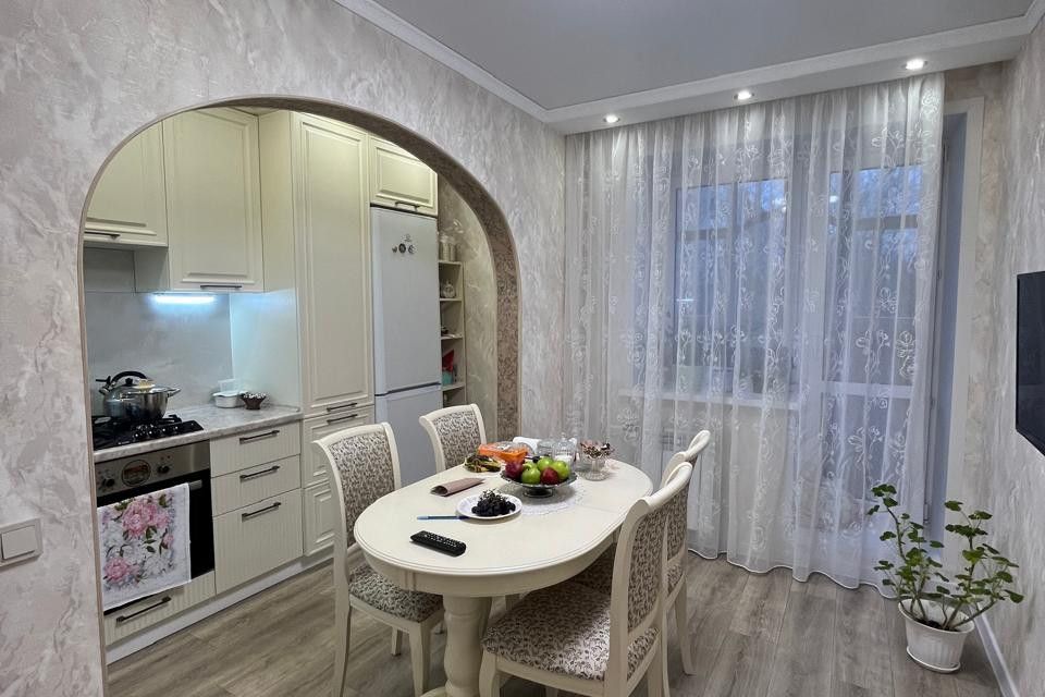 Продаётся 2-комнатная квартира, 62 м²