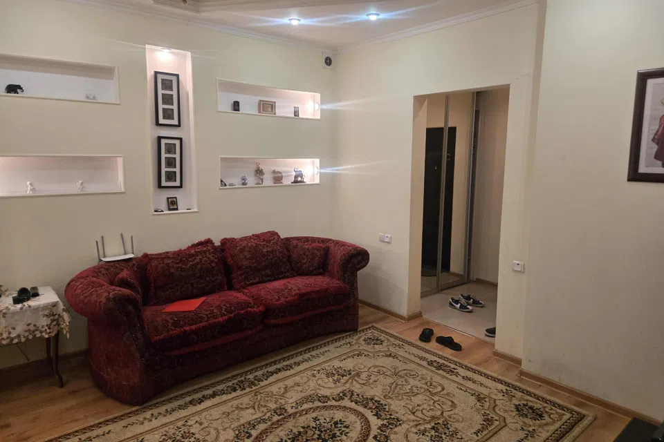 Продаётся 4-комнатная квартира, 148 м²