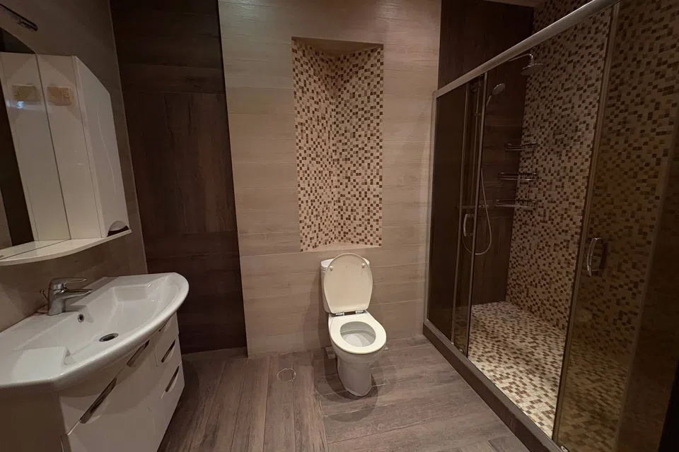 Продаётся 4-комнатная квартира, 151 м²