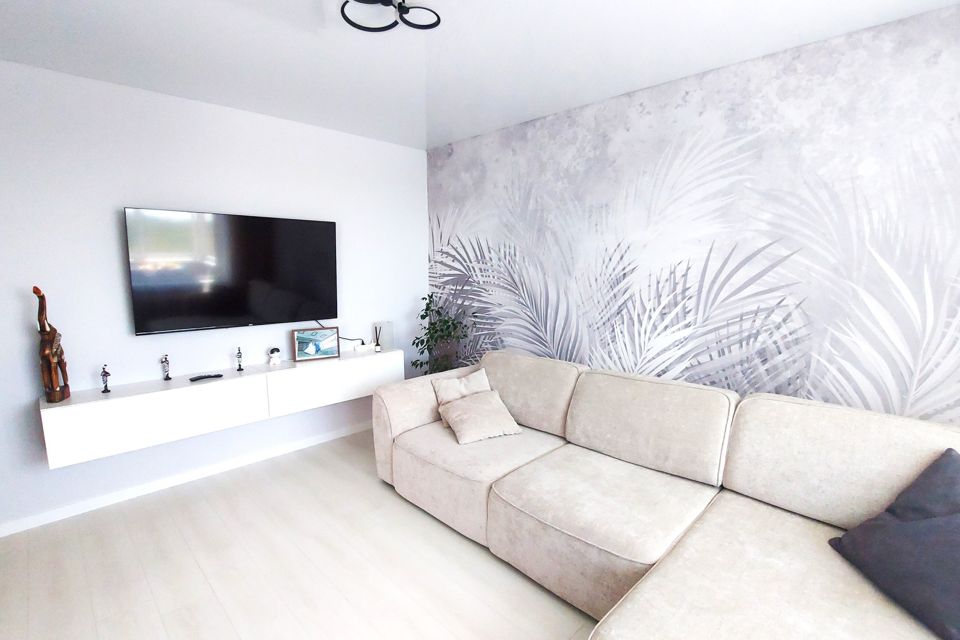 Продаётся 4-комнатная квартира, 58.4 м²