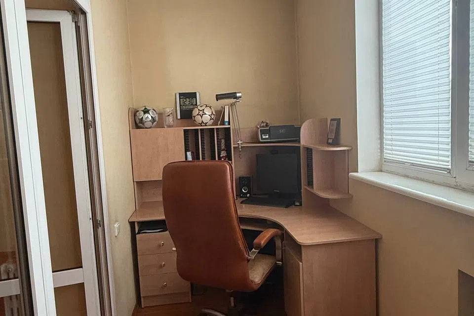 Продаётся 3-комнатная квартира, 135 м²