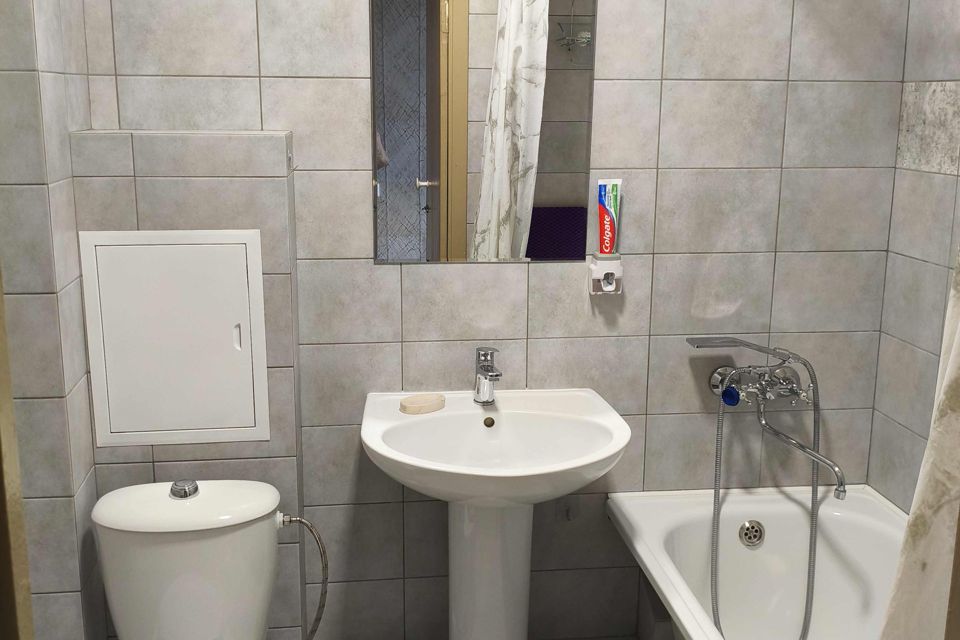 Продаётся 1-комнатная квартира, 42.2 м²
