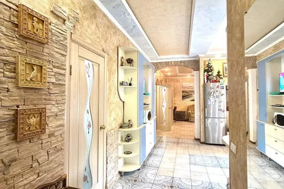 Продаётся 2-этажный дом, 146.9 м²
