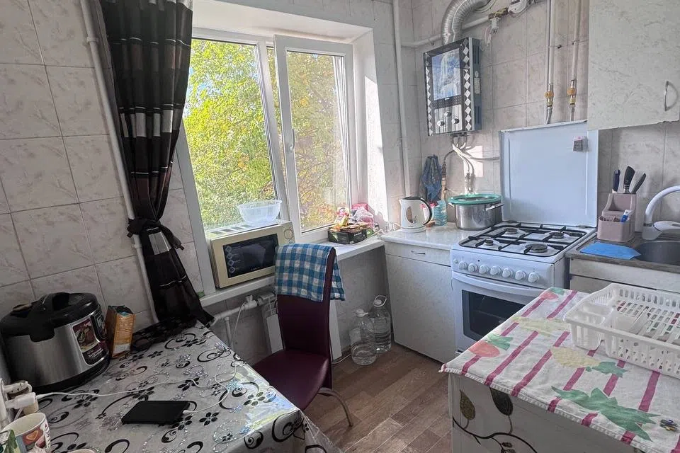Продаётся 3-комнатная квартира, 42.7 м²