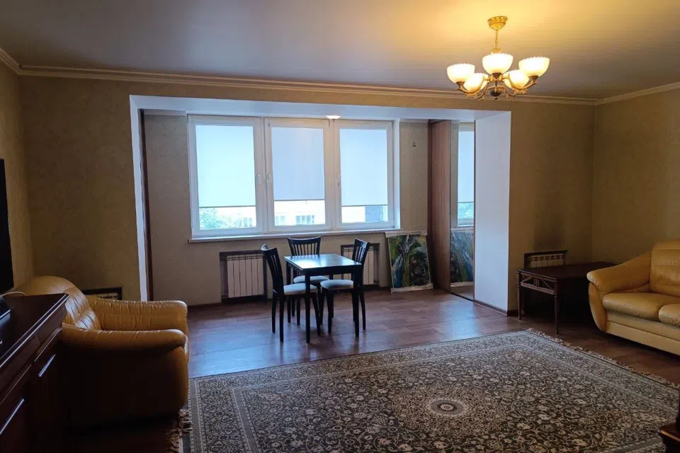 Продаётся 2-комнатная квартира, 77 м²