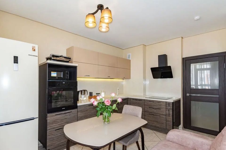 Продаётся 2-комнатная квартира, 60.8 м²