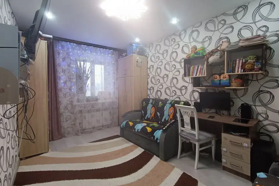Продаётся 3-комнатная квартира, 56.5 м²