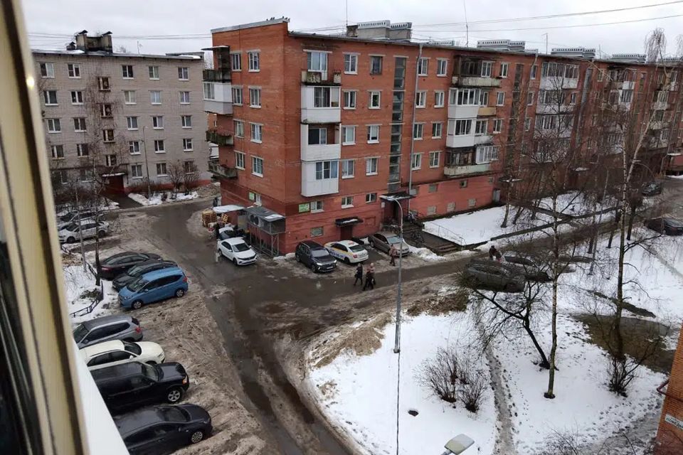 Продаётся 4-комнатная квартира, 60 м²