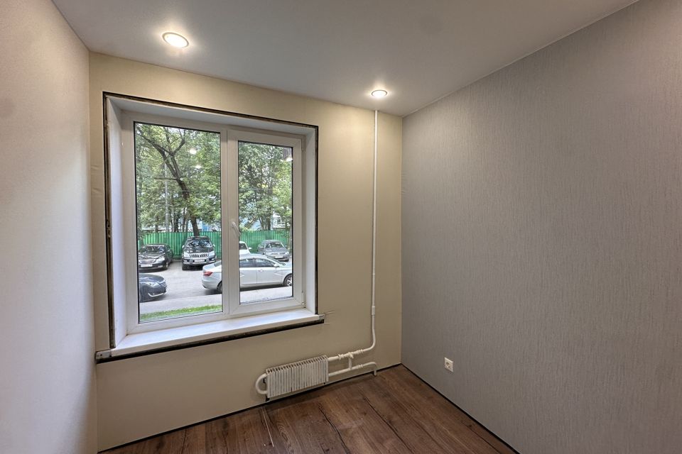 Продаётся 3 комнаты в 3-комн. квартире, 10 м²
