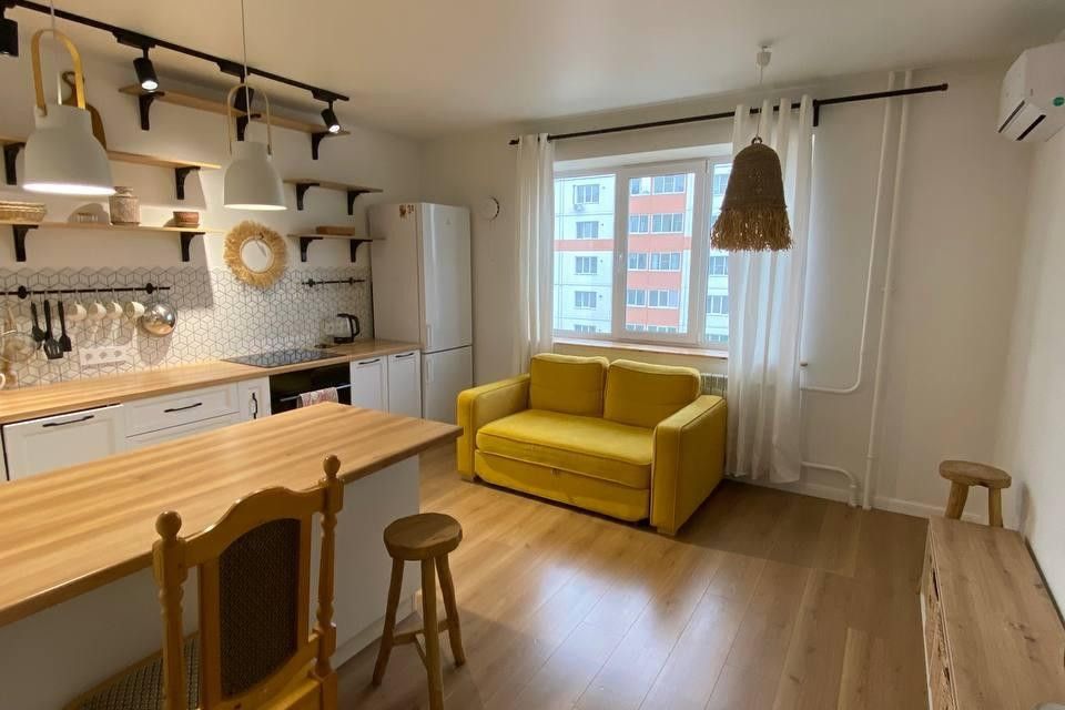 Сдаётся 2-комнатная квартира, 58 м²