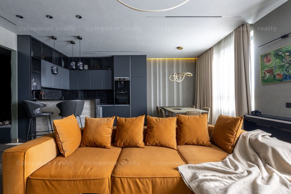 Продаётся 3-комнатная квартира, 104.1 м²