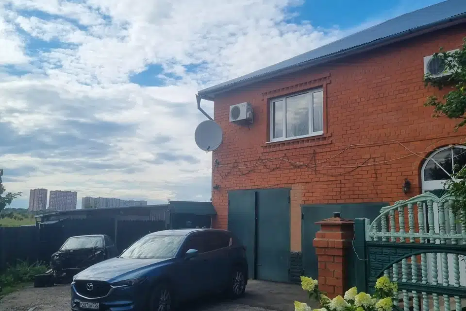Продаётся 2-этажный дом, 307.4 м²