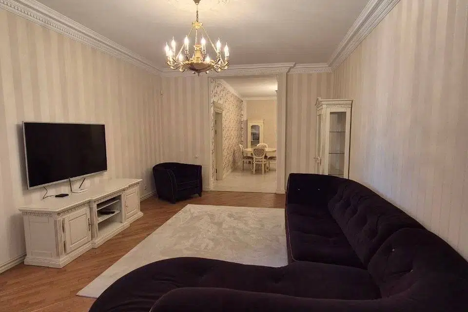 Продаётся 4-комнатная квартира, 154 м²
