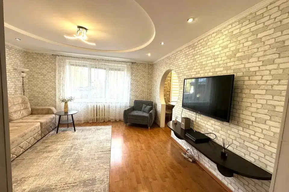 Продаётся 5-комнатная квартира, 93.7 м²