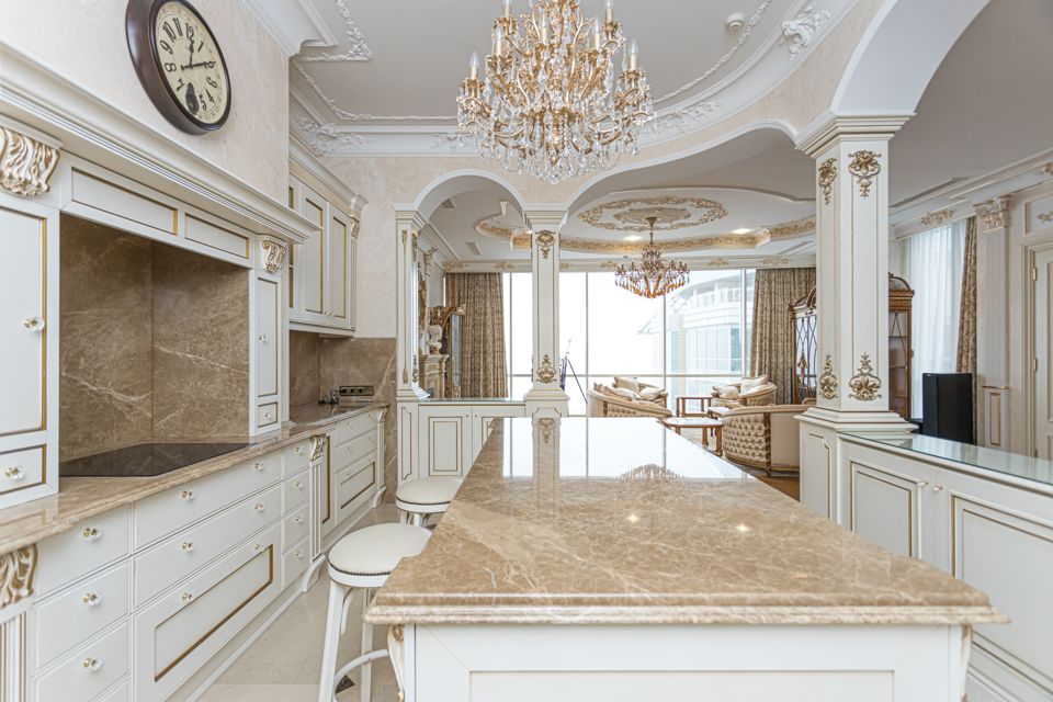 Продаётся 5-комнатная квартира, 322.5 м²