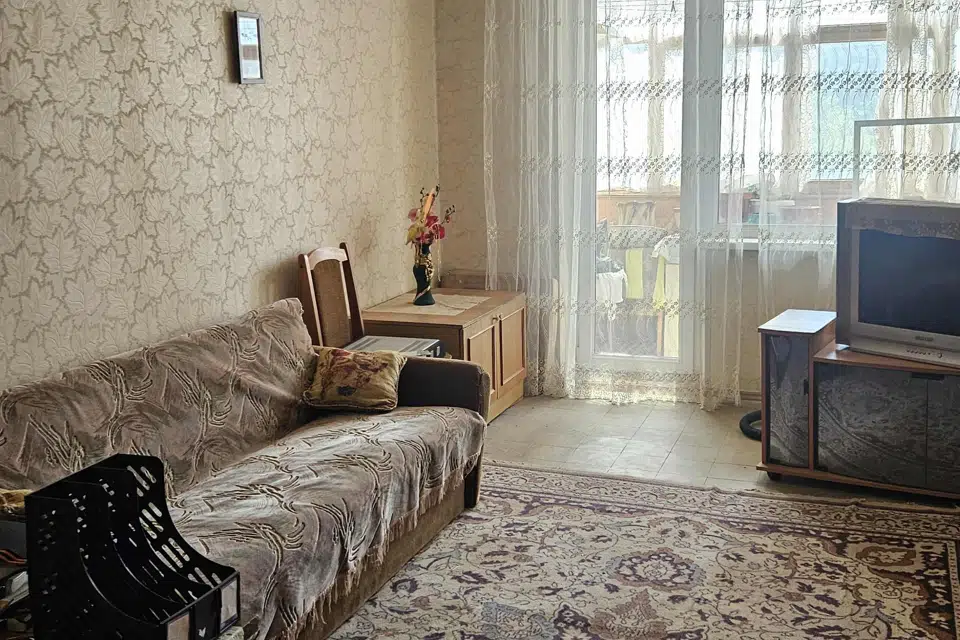 Продаётся 4-комнатная квартира, 82 м²