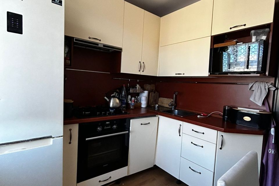 Продаётся 4-комнатная квартира, 60.4 м²